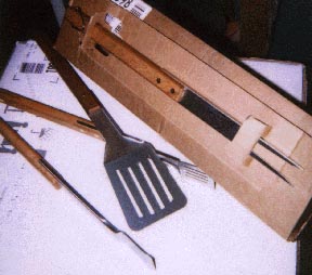 tools.jpg (18089 bytes)